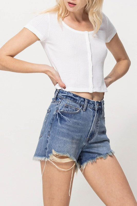 XS-S-M-L - DISTRESSED RIGID MOM SHORTS