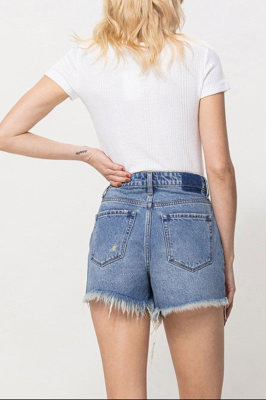 XS-S-M-L - DISTRESSED RIGID MOM SHORTS