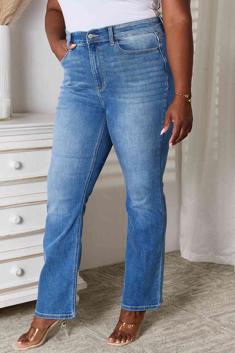 Judy Blue Full Size Straight Leg Jeans with Pockets The Tammie Jean