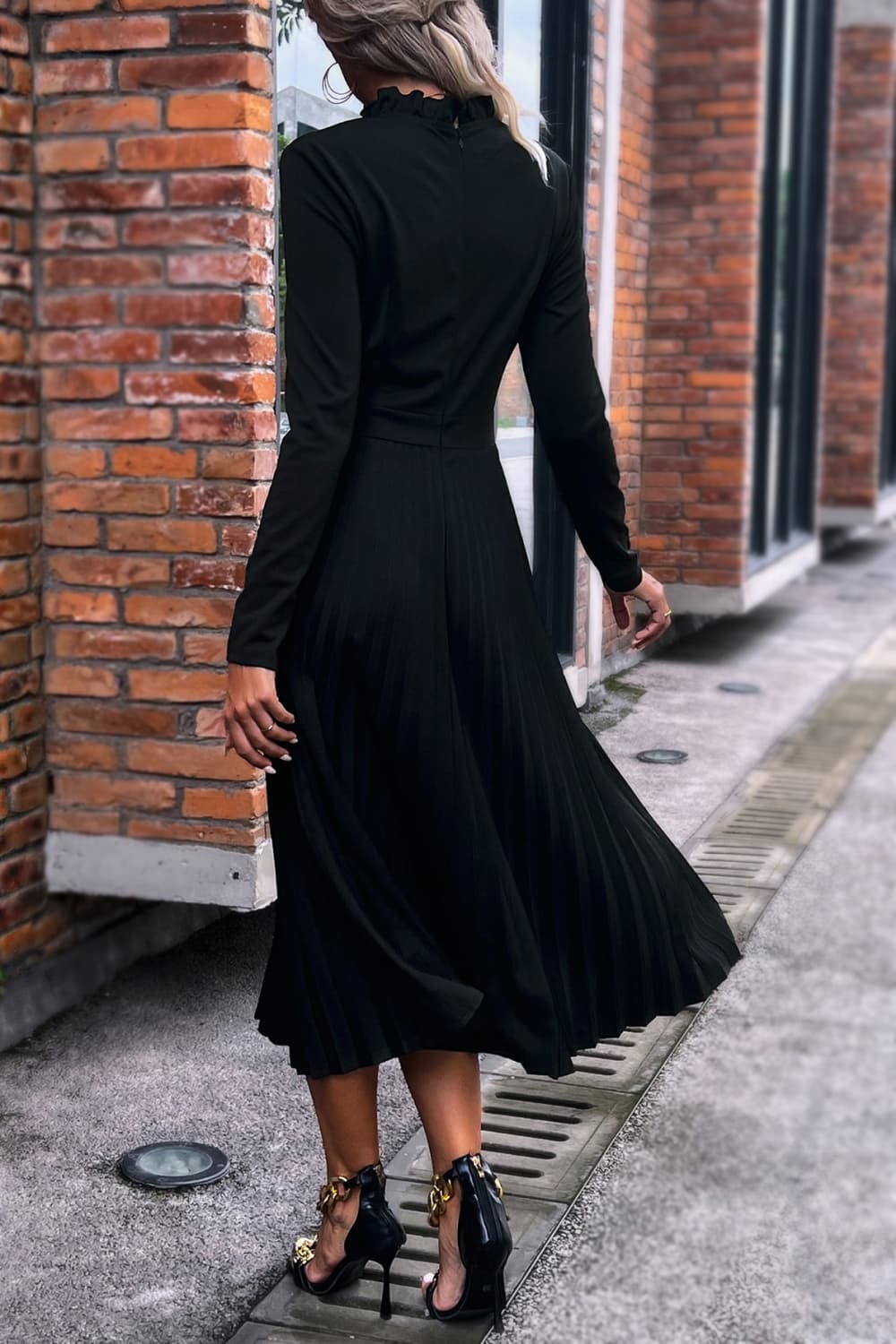 Ruffle Collar Pleated Long Sleeve Dress