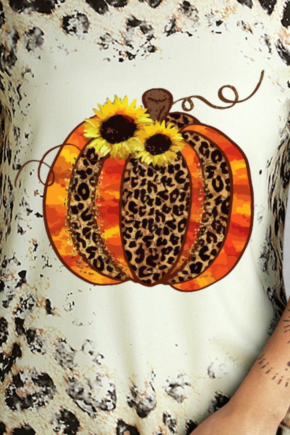 Leopard Pumpkin Graphic Round Neck Tee