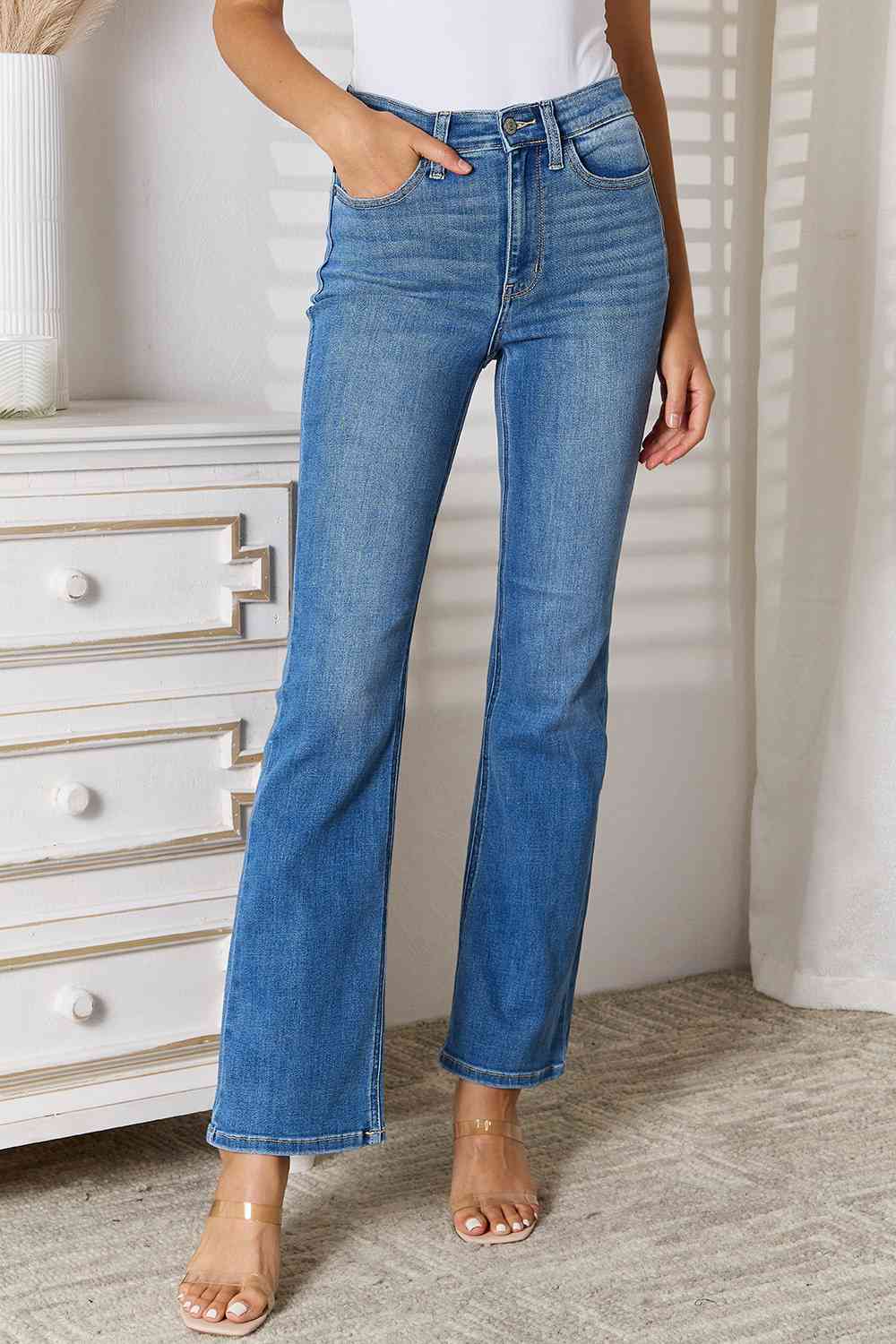 Judy Blue Full Size Straight Leg Jeans with Pockets The Tammie Jean