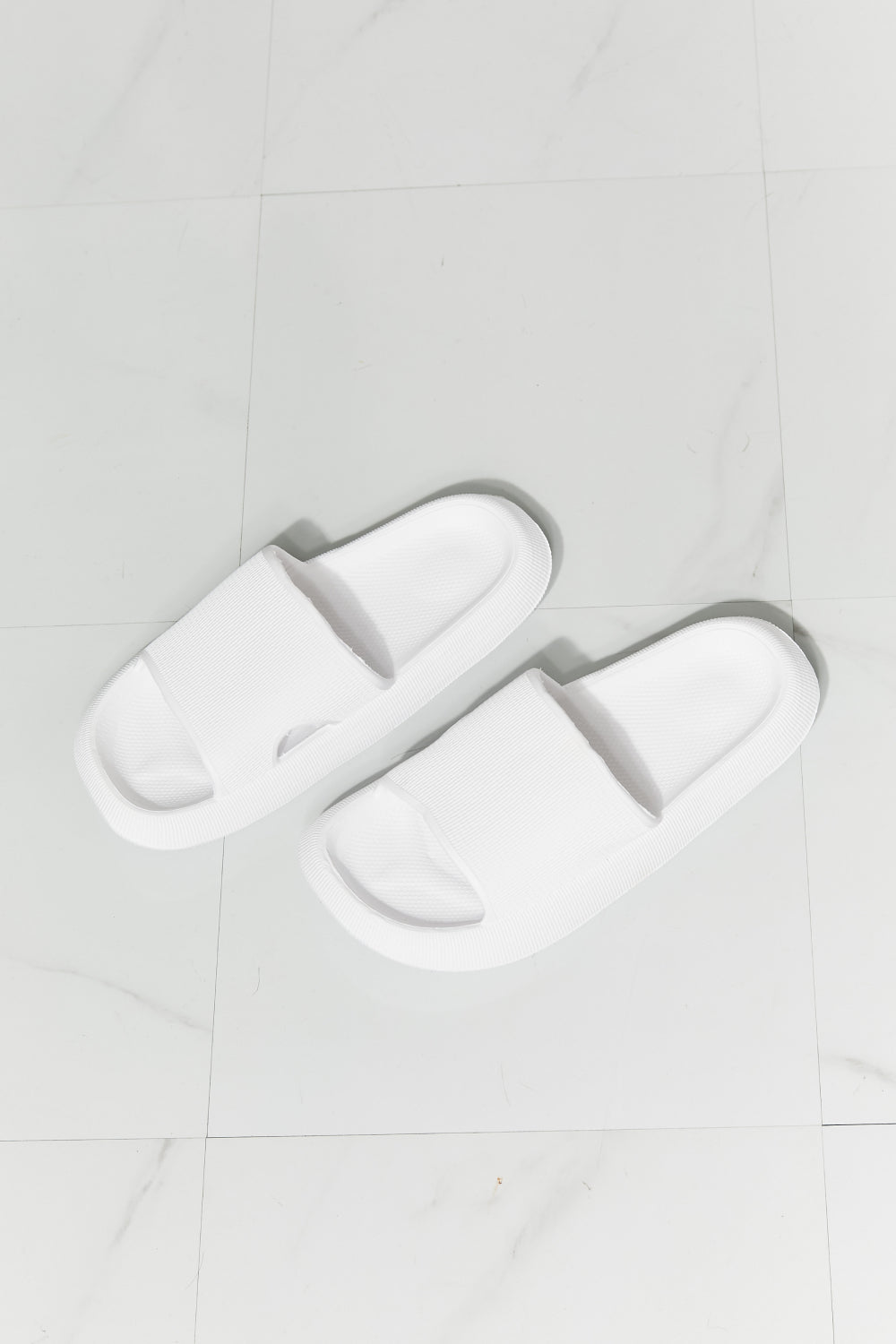 MMShoes Arms Around Me Open Toe Slide in White